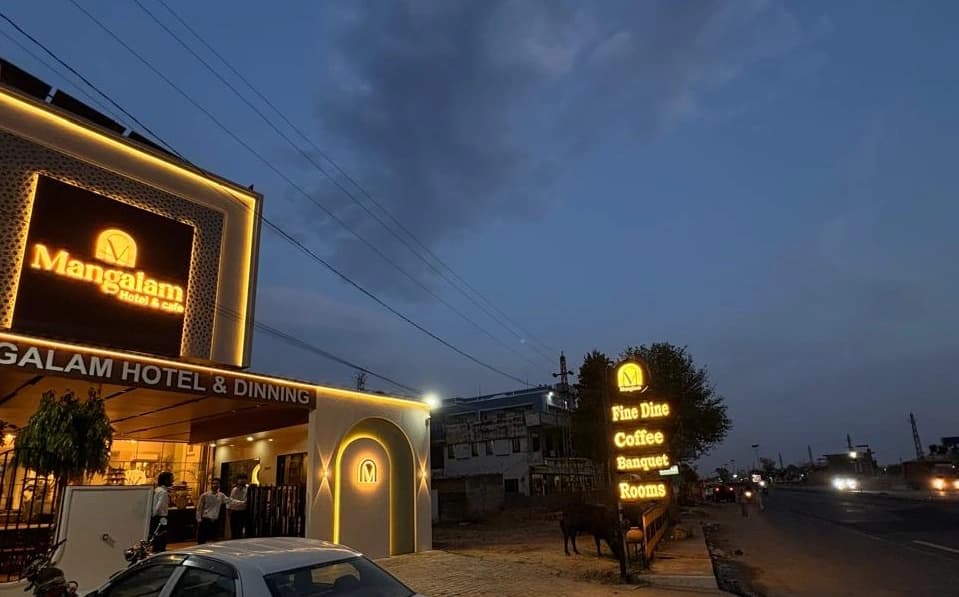 Best Family-Friendly Restaurant on NH52 Near Laxmangarh – A Comfortable Stop That Just Feels Right